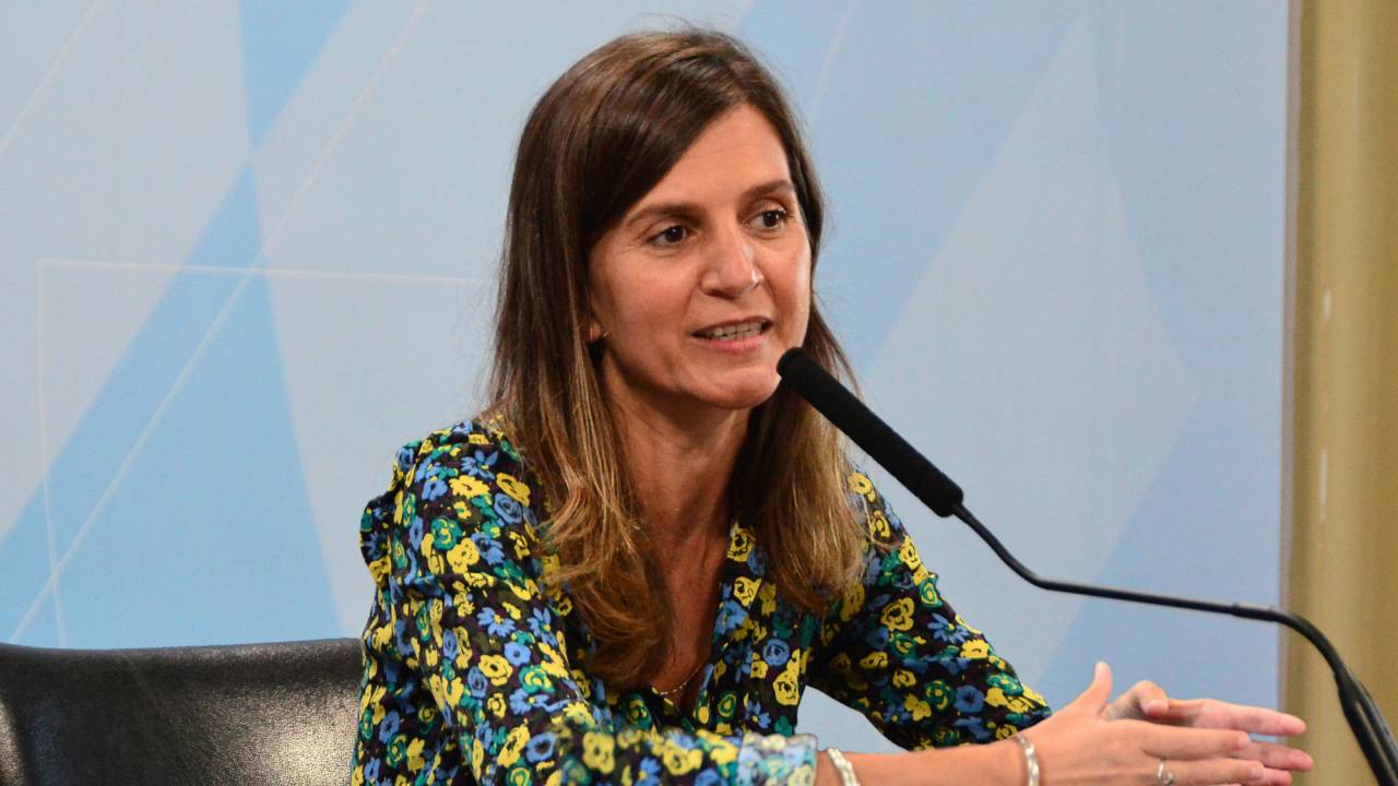 FERNANDA RAVERTA: “ES ANTIDEMOCRÁTICO CERRAR EL CONGRESO E IMPEDIR QUE LOS ARGENTINOS SE JUBILEN”