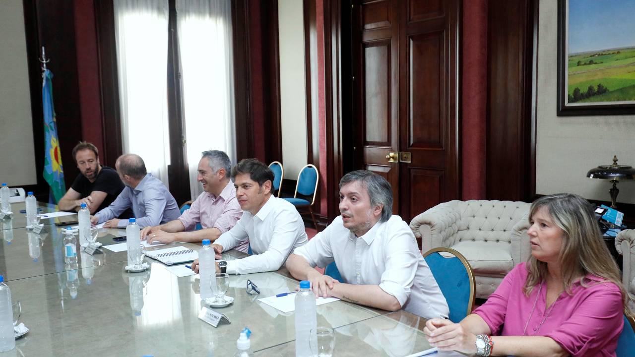 Máximo Kirchner visitó a Kicillof y se reunió con Intendentes y Ministros en La Plata