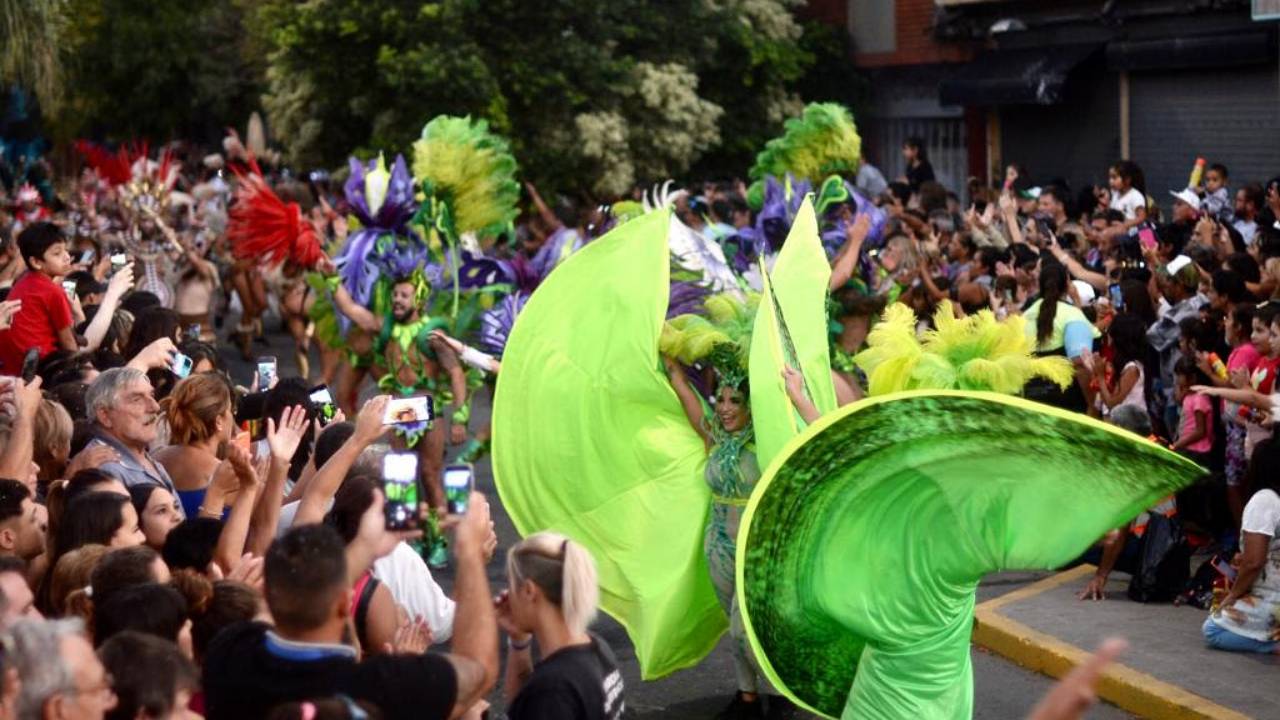 Más de 120 mil personas disfrutaron de los festejos de carnaval en los ...