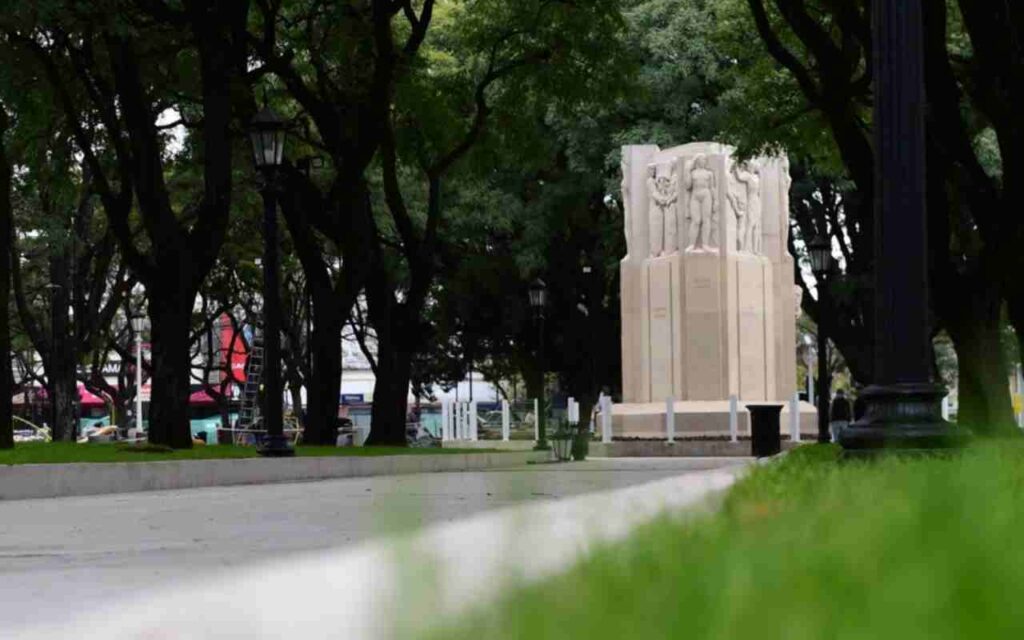 reconstrucción de Plaza Rocha