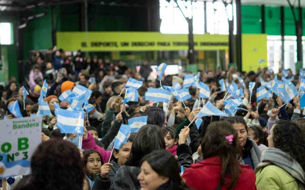 LA BANDERA EN ENSENADA