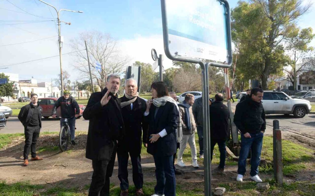 La Municipalidad de La Plata demolió construcciones ilegales y recupera la rambla de 120 y 38