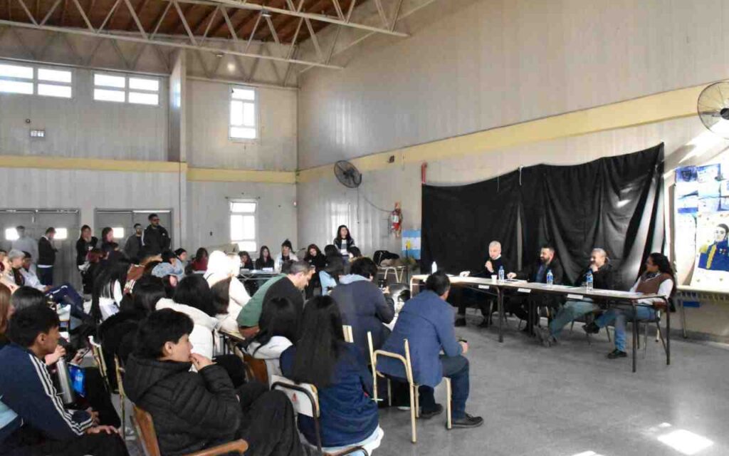 Debatieron los candidatos