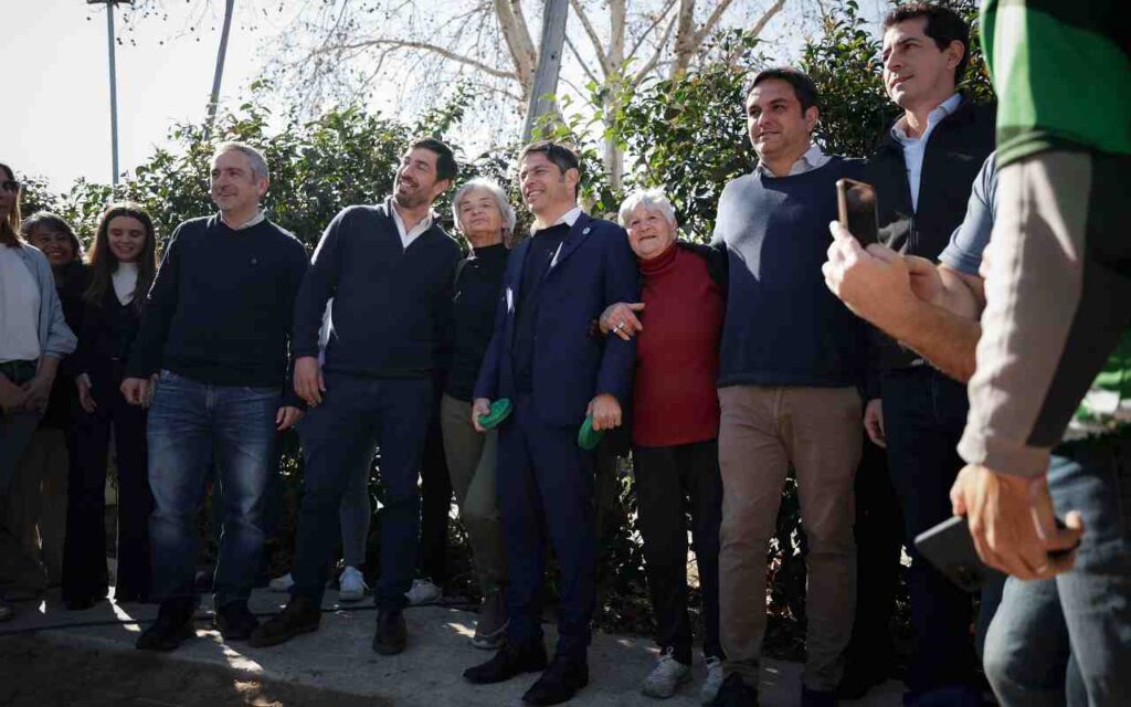 Kicillof mantuvo un encuentro con adultos mayores en Mercedes