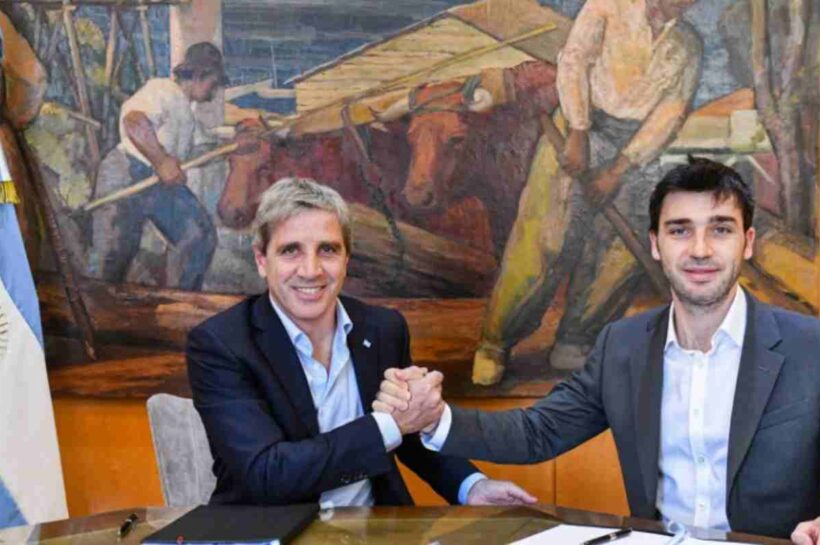 Luis Caputo firmó convenios con Chubut y Tucumán en el marco del Régimen de Extinción de Obligaciones Recíprocas