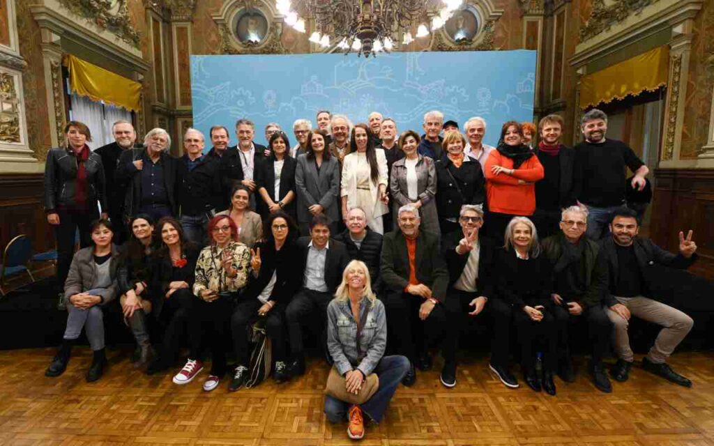 Kicillof se reunió con artistas y referentes de la cultura