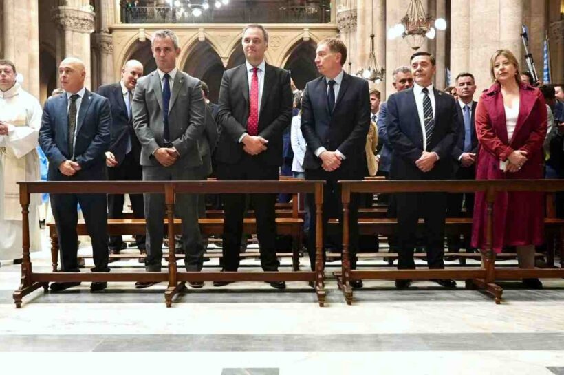 Adorni participó de la misa en conmemoración del primer aniversario del fallecimiento del Papa Francisco