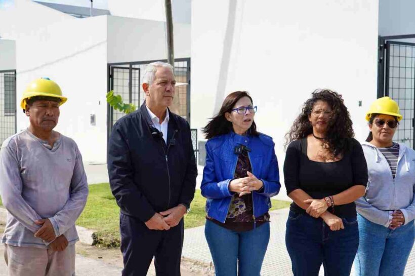 Alak y Batakis recorrieron el avance de 175 viviendas con fuerte impacto social en Romero