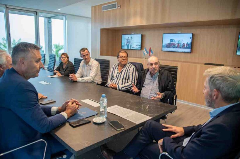 Frigerio se reunió con el sector avícola para impulsar la producción de proteína animal en Entre Ríos