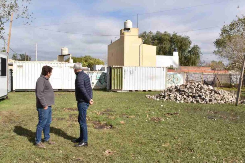 Cagliardi recorrió el predio donde se construirá el nuevo Polideportivo de Villa Progreso