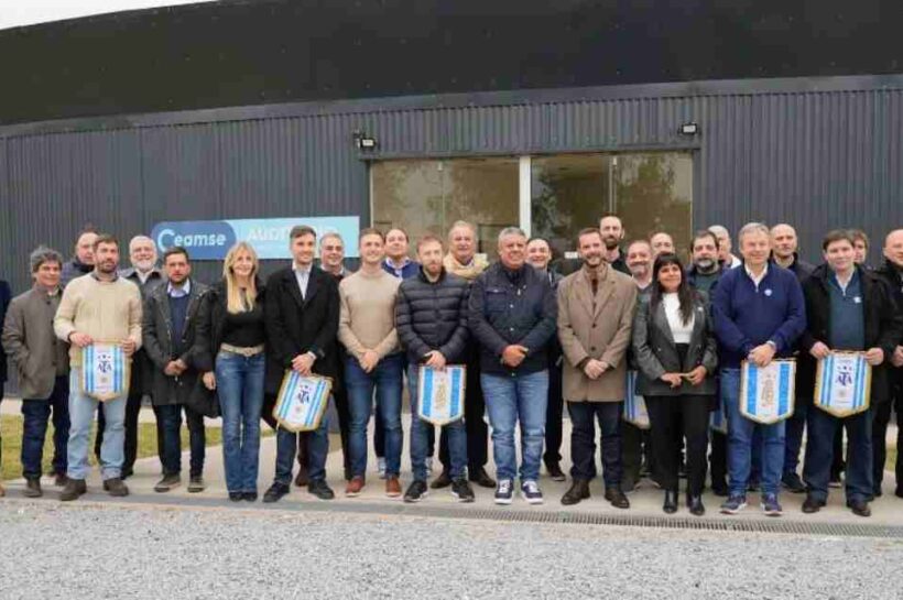 Tapia se reunió con Intendentes bonaerenses y prometió pantallas gigantes para ver a la Selección