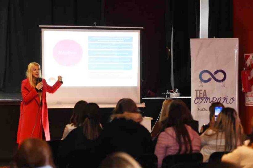 La Municipalidad de La Plata realizó una jornada de actualización y capacitación en TEA y neuro diversidad