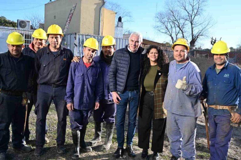 Cagliardi y Barrios recorrieron los avances del Polideportivo de Villa Progreso
