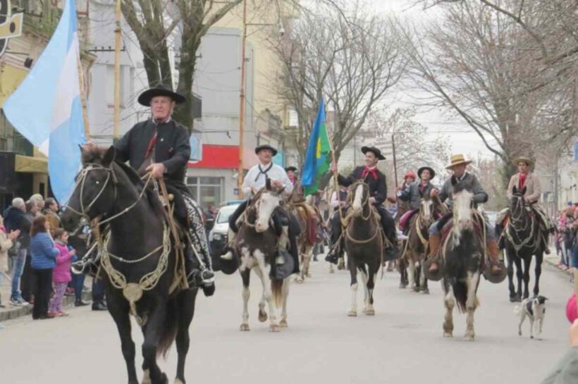BALCARCE FESTEJA SU 150º ANIVERSARIO JUNTO AL TRADICIONAL DESFILE DE LA INDEPENDENCIA
