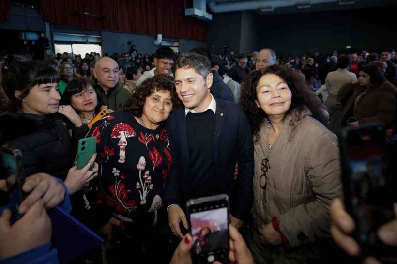 Kicillof inauguró el nuevo SUM del Centro Integrador Comunitario Longchamps