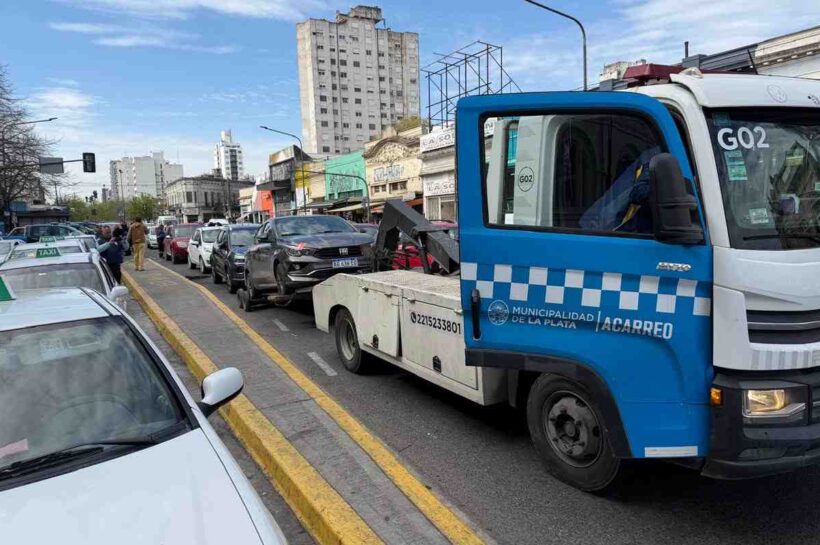La Municipalidad de La Plata realizó un operativo de control a vehículos de aplicaciones como Uber, Cabify y DiDi.